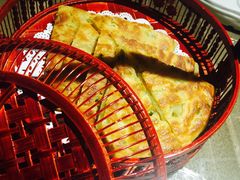 特色油馍-和院老火锅铜锅烧烤海鲜(朱雀大街店)