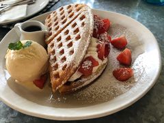 -ROAST coffee & eatery