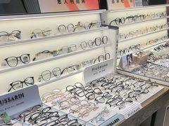 -爱视眸Eyeblling眼镜·依视路·蔡司镜片折扣店(百联南方商城购物中心)