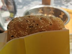 咸大饼-弄堂咪道-饭香·面香·馄饨香(钦州北路田尚坊店)