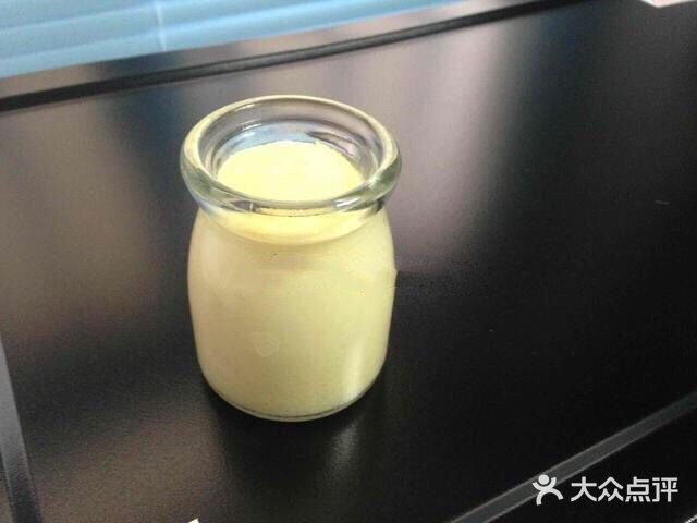 如丝般顺滑的简易版牛奶布丁