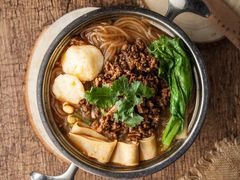 肉酱粉丝煲-厚生港萃·小吃餐厅(苍梧路店)