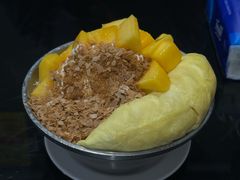 榴莲芒果芝士奶盖绵绵冰-水牛奶皇后糖水铺(深圳总店)
