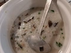 -顶峰夜宴·龙虾烧烤大排档(九江学院店)