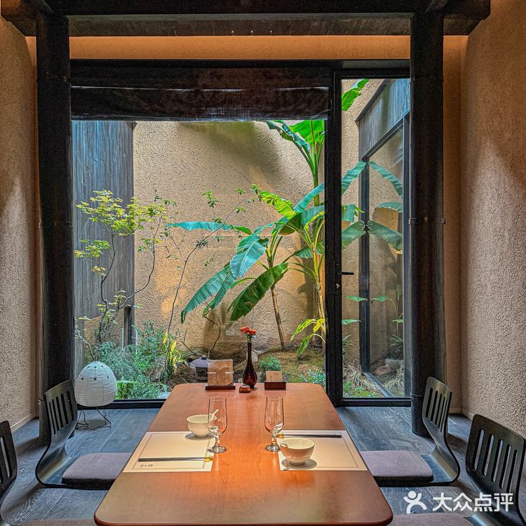 藏在河坊街深处🉐西湖边的王思聪同款私宴