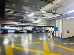 -新世界新丸中心-地下停车场