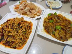 -老码头黑皮肘子锅包肉(赣水路店)