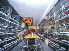 店内环境-屈臣氏酒窖(上海静安嘉里中心店)