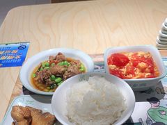 -老乡鸡(上海白玉兰广场店)