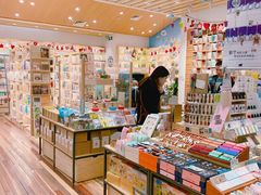 -猫的天空之城概念书店(印象城购物中心店)