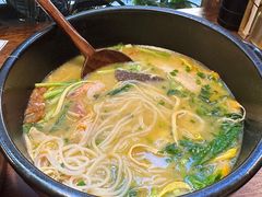 银米·来吃一碗好米线-银米·云南传统过桥米线(双廊黑金冠店)
