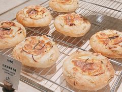 -VERIE BAKEHOUSE