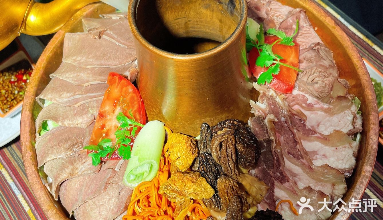 来一碗热乎乎肉量满满的藏式火锅吧