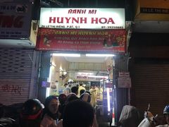 -Bánh Mì Huynh Hoa