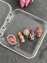 -小乐化妆美甲半永久培训学校