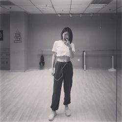 点击看大图 -TOMBOY爵士舞韩舞舞社