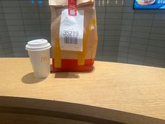 -麦当劳(徐汇漕溪北路百脑汇店)