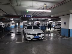 -中山公园-龙之梦停车场