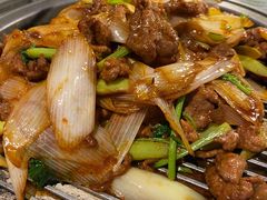 经典葱爆小羔羊肉-悦融·京鲁菜·露台花园(安定门店)