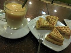 -佰搭果·广式茶餐厅(西华路店)