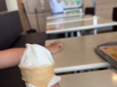 -麦当劳(常山服务区得来速店)