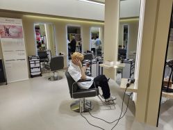 -Mentor Hair Salon