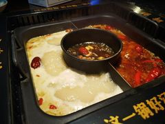 -老牌坊云南鱼豆花火锅(哈西万达店)