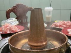 -洞庭洲·防空洞火锅·铜锅涮肉·烧烤(新百广场店)