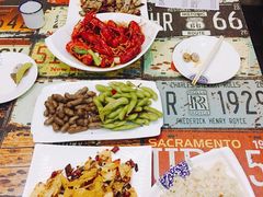 -扒虾小妹儿麻辣海鲜(宏图街店)