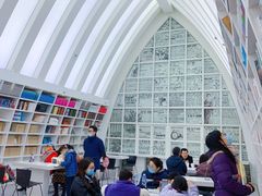 -钟书阁(松江泰晤士小镇店)