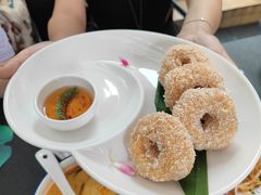炸虾饼配泰国梅子酱-帕蓝·暹罗料理(大学路店)