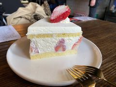 草莓蛋糕-MI WU FACTORY米屋美食工厂餐厅(绿地店)