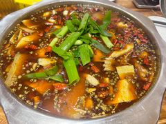 -乡土特色.冷锅鱼.牦牛肉汤锅