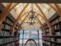 -钟书阁(松江泰晤士小镇店)