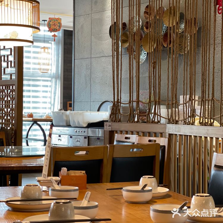 必吃榜灵芝鸽,来海上世界尝尝金光鸽王