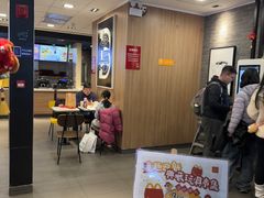 -麦当劳(上海虹桥站30B检票口楼上)