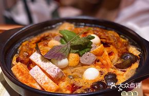 Tomato Snail Duck Claw Stew