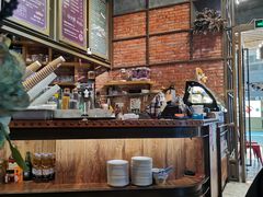 -玛格萝妮(汇智国际商业中心店)