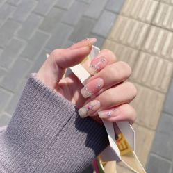 -Yue color 悦彩美甲美睫工作室