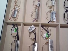 -目艮眼镜SHOWROOM(品牌集合店)