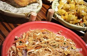 Stir-fried Rice Noodles with Dried Squid