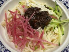 炸酱面-河沿肉饼Beijing Pie(东华门店)