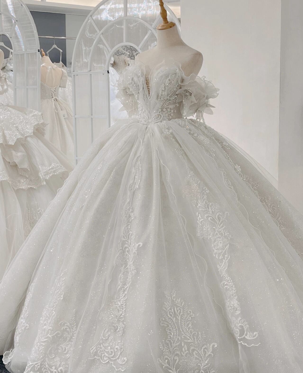 浪漫白婚纱挑选