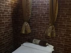 -莱蔻·圣灸堂·推拿艾灸(天山店)