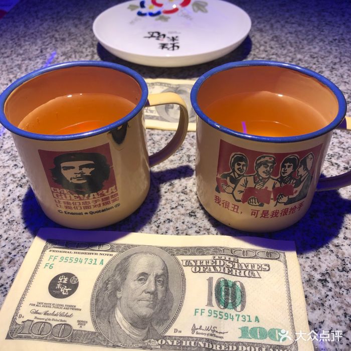 蛙来哒炭烧牛蛙(西单大悦城店)餐具摆设图片