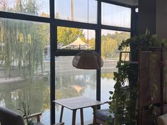 -榴莲咖啡馆