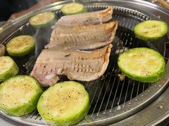 -围炉肉舍•炭烤活鳗•丹东海鲜烤肉(步行街店)