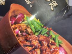 -胡须佬鸡煲四季火锅店(石厦西村直营店)