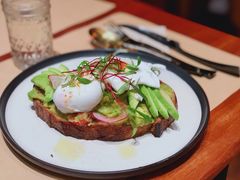 牛油果温泉蛋吐司-O'mills Sourdough Bakery&Bistro(永嘉路店)
