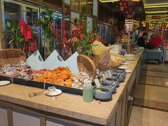 -大中华希尔顿酒店-念自助餐·嗨啤·小龙虾